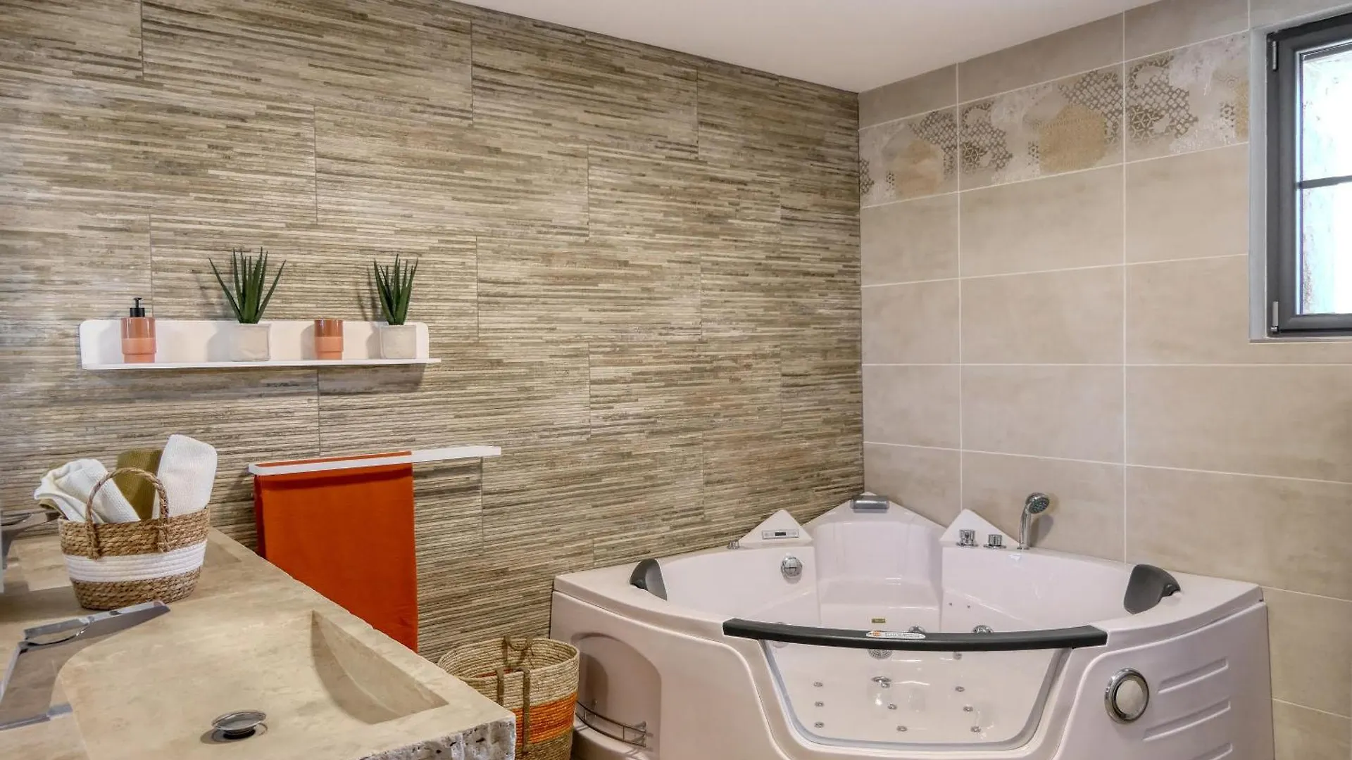 Holiday home Sous Le Murier - Mas Provencal Au Coeur Des Vignes Travaillan France